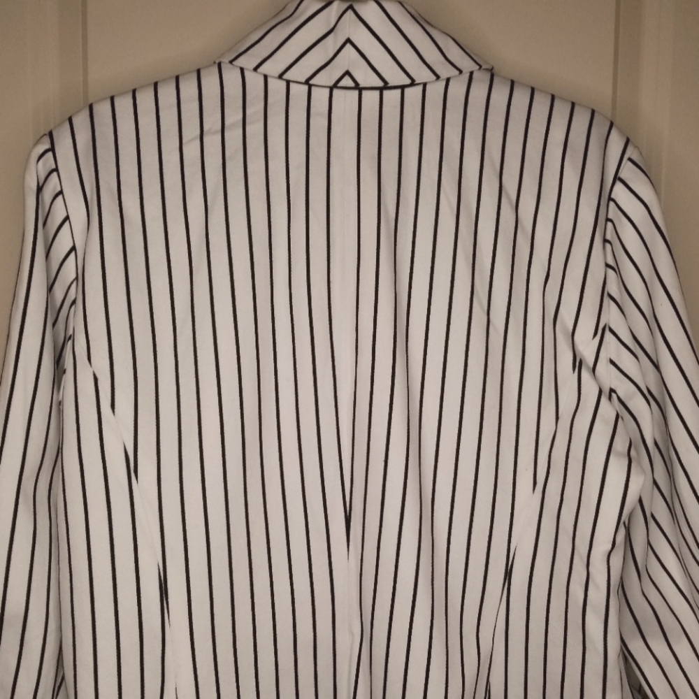 Chaps Woman Button-Front Blazer - Picture 3 of 8